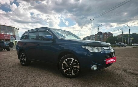 Mitsubishi Outlander III рестайлинг 3, 2013 год, 1 500 000 рублей, 5 фотография