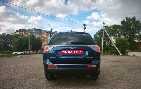 Mitsubishi Outlander III рестайлинг 3, 2013 год, 1 500 000 рублей, 3 фотография