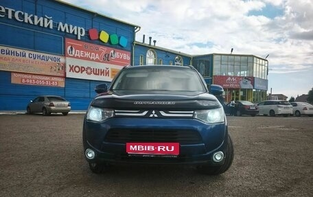 Mitsubishi Outlander III рестайлинг 3, 2013 год, 1 500 000 рублей, 4 фотография