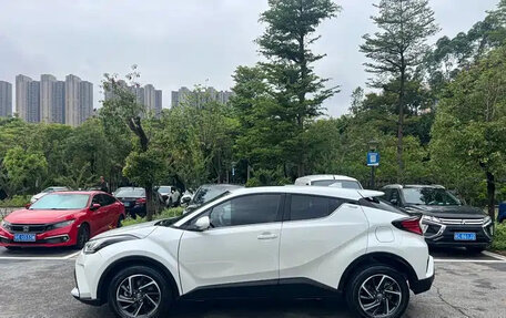 Toyota C-HR I рестайлинг, 2021 год, 1 742 000 рублей, 5 фотография