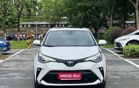 Toyota C-HR I рестайлинг, 2021 год, 1 742 000 рублей, 2 фотография