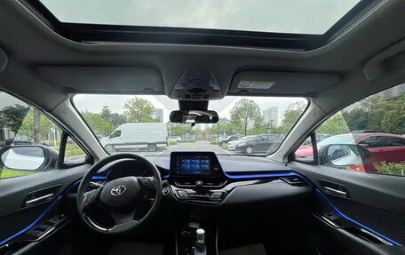 Toyota C-HR I рестайлинг, 2021 год, 1 742 000 рублей, 15 фотография