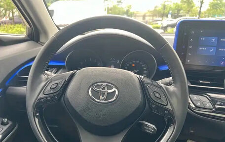 Toyota C-HR I рестайлинг, 2021 год, 1 742 000 рублей, 13 фотография
