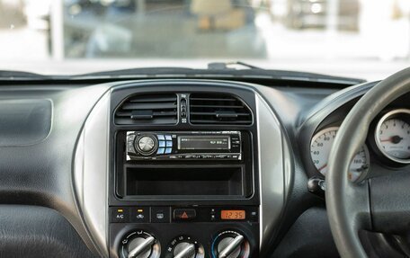 Toyota RAV4, 2003 год, 690 000 рублей, 13 фотография