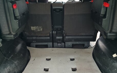Nissan Serena III, 2005 год, 870 000 рублей, 11 фотография