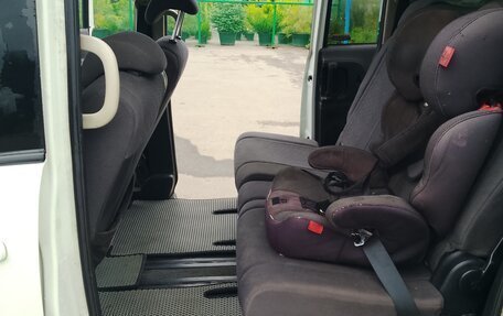 Nissan Serena III, 2005 год, 870 000 рублей, 13 фотография