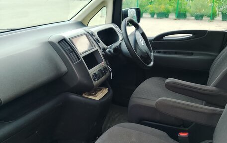 Nissan Serena III, 2005 год, 870 000 рублей, 14 фотография