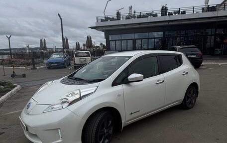 Nissan Leaf I, 2016 год, 735 000 рублей, 2 фотография