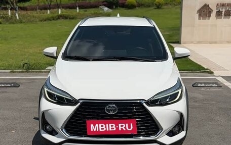 Toyota Yaris XP150 рестайлинг, 2021 год, 1 090 000 рублей, 2 фотография