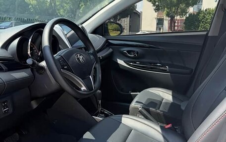 Toyota Yaris XP150 рестайлинг, 2021 год, 1 090 000 рублей, 7 фотография