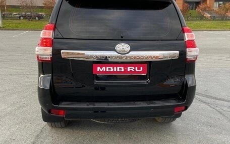 Toyota Land Cruiser Prado 150 рестайлинг 2, 2015 год, 3 475 000 рублей, 4 фотография