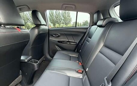 Toyota Yaris XP150 рестайлинг, 2022 год, 1 170 000 рублей, 9 фотография