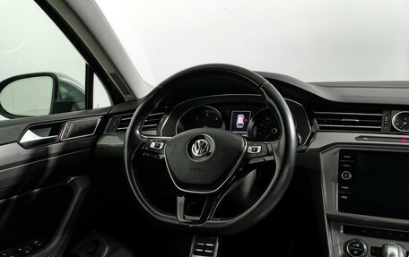 Volkswagen Passat B8 рестайлинг, 2017 год, 2 290 000 рублей, 15 фотография