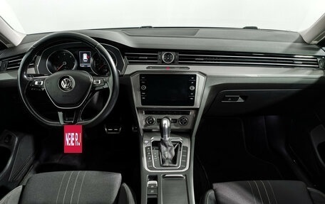 Volkswagen Passat B8 рестайлинг, 2017 год, 2 290 000 рублей, 14 фотография