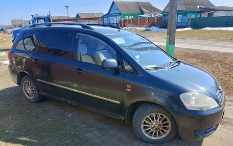 Toyota Avensis Verso I рестайлинг, 2002 год, 230 000 рублей, 2 фотография