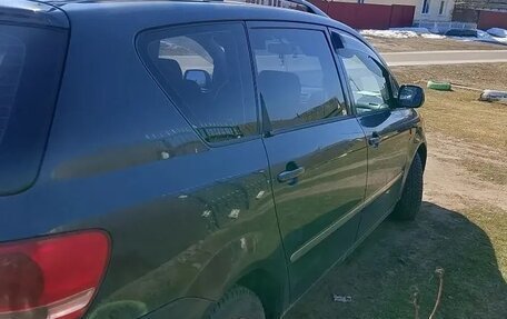 Toyota Avensis Verso I рестайлинг, 2002 год, 230 000 рублей, 4 фотография