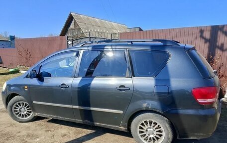 Toyota Avensis Verso I рестайлинг, 2002 год, 230 000 рублей, 10 фотография