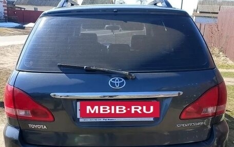 Toyota Avensis Verso I рестайлинг, 2002 год, 230 000 рублей, 9 фотография