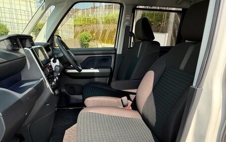 Toyota Roomy I, 2022 год, 900 000 рублей, 9 фотография