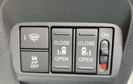 Toyota Roomy I, 2022 год, 900 000 рублей, 17 фотография