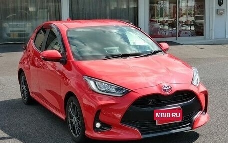Toyota Yaris, 2022 год, 1 200 000 рублей, 6 фотография