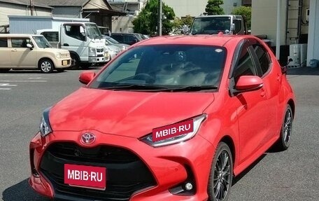 Toyota Yaris, 2022 год, 1 200 000 рублей, 4 фотография
