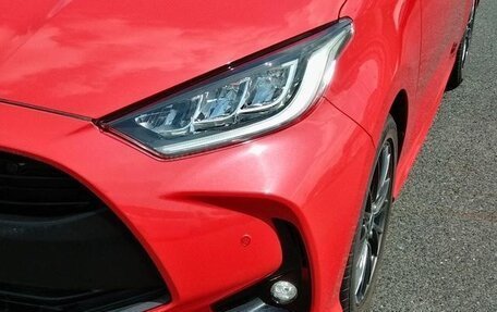 Toyota Yaris, 2022 год, 1 200 000 рублей, 10 фотография