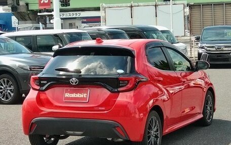 Toyota Yaris, 2022 год, 1 200 000 рублей, 9 фотография
