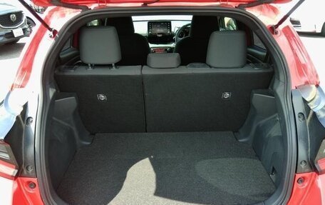 Toyota Yaris, 2022 год, 1 200 000 рублей, 18 фотография