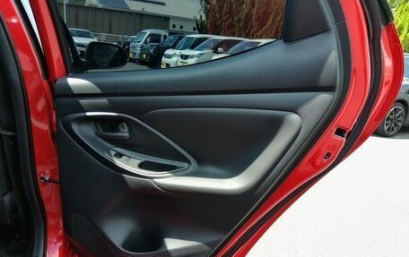 Toyota Yaris, 2022 год, 1 200 000 рублей, 26 фотография