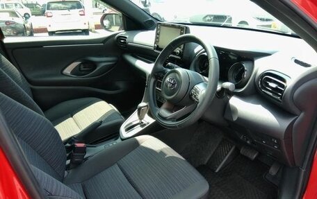 Toyota Yaris, 2022 год, 1 200 000 рублей, 22 фотография