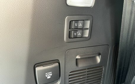 Toyota Land Cruiser, 2022 год, 10 300 000 рублей, 30 фотография