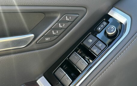 Toyota Land Cruiser, 2022 год, 10 300 000 рублей, 26 фотография