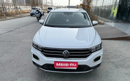 Volkswagen T-Roc I, 2023 год, 1 289 007 рублей, 2 фотография