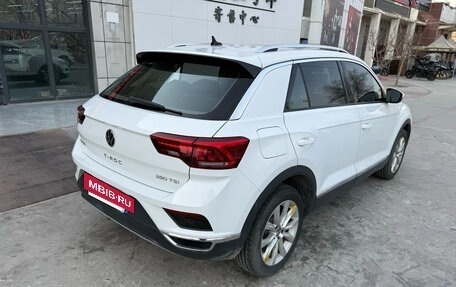 Volkswagen T-Roc I, 2023 год, 1 289 007 рублей, 6 фотография
