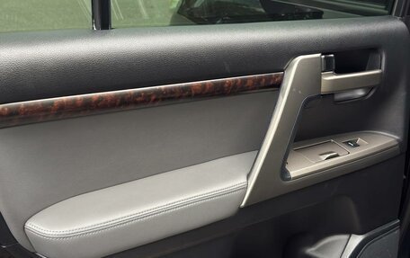 Toyota Land Cruiser 200, 2008 год, 2 550 000 рублей, 17 фотография