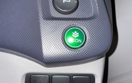Honda Insight II рестайлинг, 2009 год, 700 000 рублей, 38 фотография