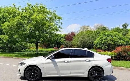 BMW 1 серия, 2022 год, 1 700 000 рублей, 5 фотография