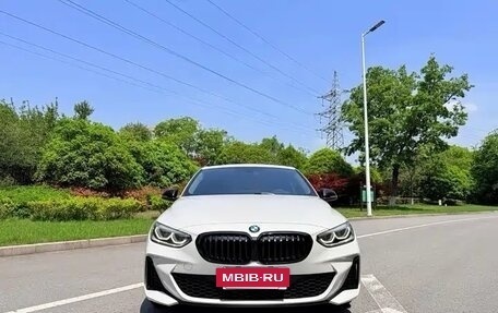 BMW 1 серия, 2022 год, 1 700 000 рублей, 2 фотография