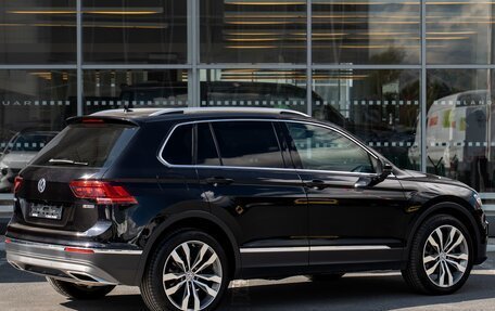 Volkswagen Tiguan II, 2018 год, 3 369 999 рублей, 3 фотография