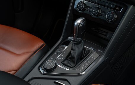 Volkswagen Tiguan II, 2018 год, 3 369 999 рублей, 18 фотография