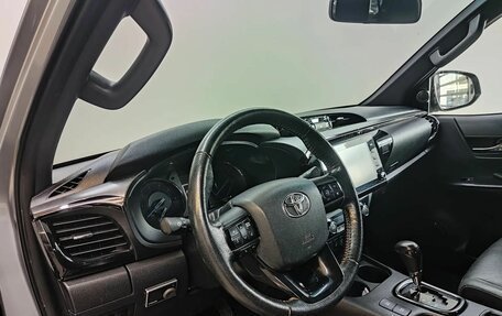 Toyota Hilux VIII, 2020 год, 3 750 000 рублей, 14 фотография