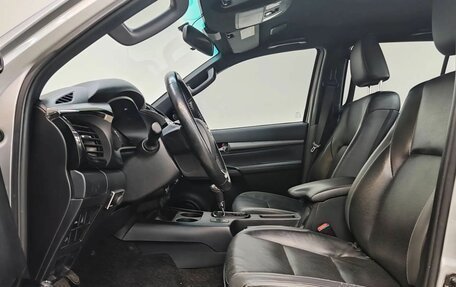 Toyota Hilux VIII, 2020 год, 3 750 000 рублей, 15 фотография