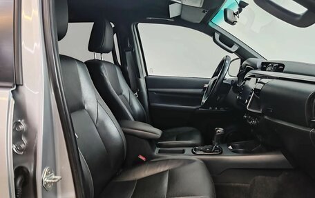 Toyota Hilux VIII, 2020 год, 3 750 000 рублей, 20 фотография