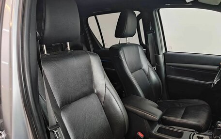 Toyota Hilux VIII, 2020 год, 3 750 000 рублей, 21 фотография