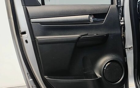 Toyota Hilux VIII, 2020 год, 3 750 000 рублей, 34 фотография