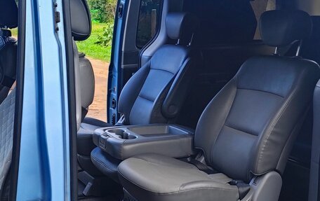 Hyundai Grand Starex Grand Starex I рестайлинг 2, 2009 год, 1 550 000 рублей, 18 фотография