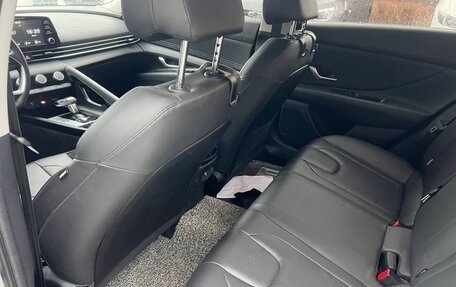 Hyundai Elantra, 2022 год, 1 400 000 рублей, 8 фотография
