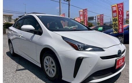 Toyota Prius IV XW50, 2022 год, 1 650 000 рублей, 3 фотография