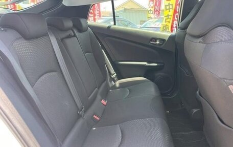 Toyota Prius IV XW50, 2022 год, 1 650 000 рублей, 6 фотография